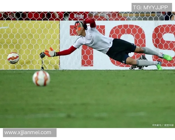 足球明星用手机自拍视频展现训练日常与生活趣事引发粉丝热议